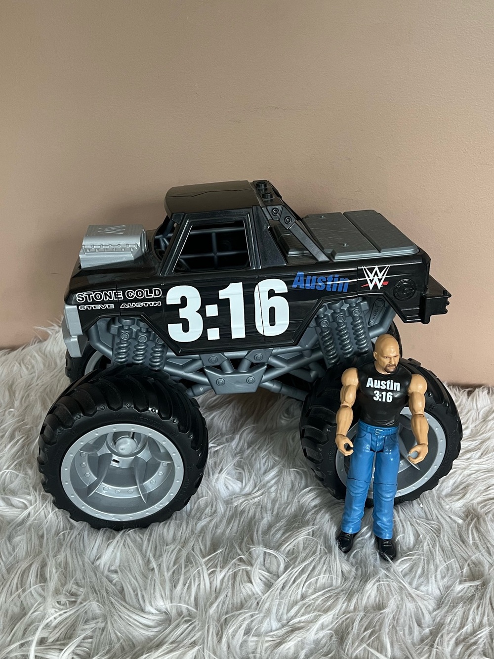 Mattel WWE Wrekkin' Slam Crusher Monster Truck with Stone Cold Steve Austin